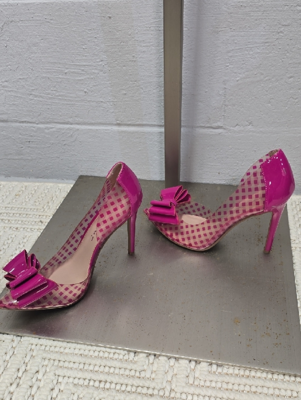 Betsey Johnson Pink Patent Bow Pointed-Toe Stiletto Pumps - Picture 3 of 12